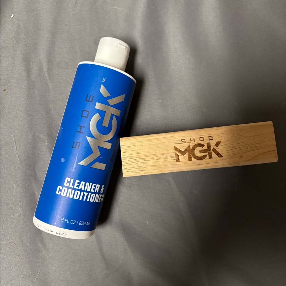 Blue Cleaner & Conditioner with Brush